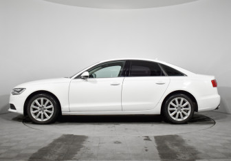 Подержанный автомобиль Audi A6 Sedan 2011 года (8 фото)