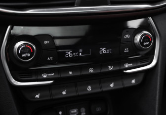 Подержанный автомобиль Hyundai Santa Fe 2019 года (20 фото)