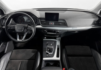 Подержанный автомобиль Audi Q5 2018 года (16 фото)
