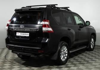 Подержанный автомобиль Toyota Land Cruiser Prado 2014 года (5 фото)