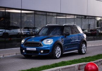 Подержанный автомобиль MINI Countryman 2018 года (3 фото)