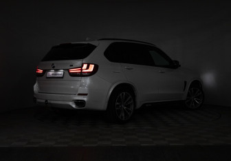 Подержанный автомобиль BMW X5 2017 года (33 фото)