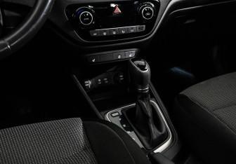 Подержанный автомобиль Hyundai Solaris Sedan 2017 года (18 фото)