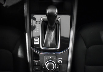 Подержанный автомобиль Mazda CX-5 2017 года (10 фото)