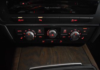 Подержанный автомобиль Audi A6 Sedan 2013 года (16 фото)