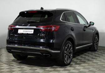 Подержанный автомобиль Hongqi HS5 2021 года (5 фото)