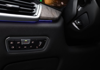 Подержанный автомобиль BMW X5 2019 года (19 фото)