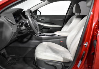 Подержанный автомобиль Hyundai Sonata 2020 года (11 фото)