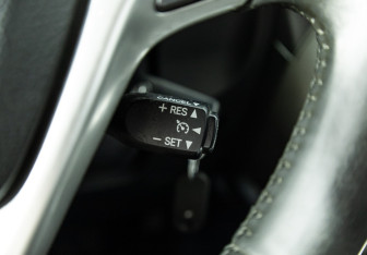 Подержанный автомобиль Toyota Verso 2013 года (17 фото)