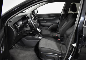 Подержанный автомобиль Kia Rio Hatchback 2019 года (10 фото)