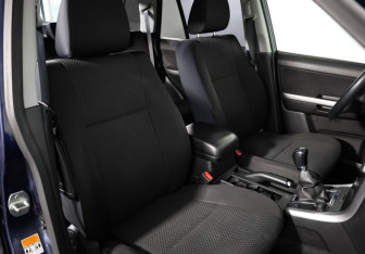 Подержанный автомобиль Suzuki Grand Vitara 2010 года (17 фото)
