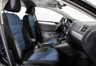 Подержанный автомобиль Volkswagen Jetta Sedan 2013 года (18 фото)