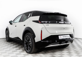 Подержанный автомобиль Zeekr X 2023 года (7 фото)