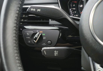 Подержанный автомобиль Audi A4 Sedan 2015 года (10 фото)