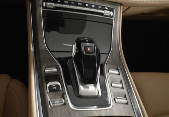 Подержанный автомобиль Evolute i-SPACE 2024 года (18 фото)