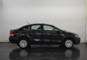 Подержанный автомобиль Volkswagen Polo Sedan 2013 года (4 фото)