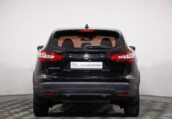 Подержанный автомобиль Nissan Qashqai 2017 года (6 фото)