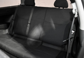 Подержанный автомобиль Honda Civic Hatchback 2002 года (11 фото)