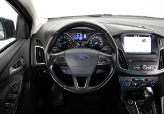 Подержанный автомобиль Ford Focus Sedan 2017 года (9 фото)