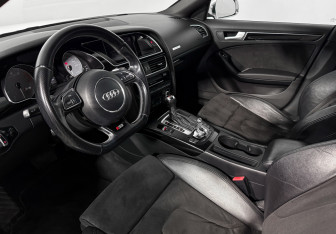 Подержанный автомобиль Audi S5 Liftback 2012 года (9 фото)