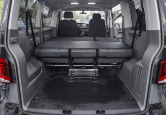Подержанный автомобиль Volkswagen Caravelle 2020 года (28 фото)
