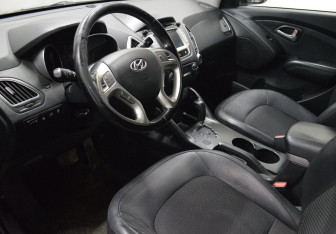 Подержанный автомобиль Hyundai ix35 2013 года (10 фото)