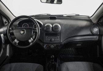 Подержанный автомобиль Chevrolet Aveo Sedan 2010 года (10 фото)