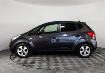 Подержанный автомобиль Kia Venga 2012 года (8 фото)