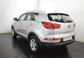 Подержанный автомобиль Kia Sportage 2015 года (7 фото)