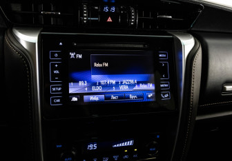 Подержанный автомобиль Toyota Fortuner 2018 года (16 фото)