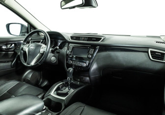 Подержанный автомобиль Nissan Qashqai 2014 года (9 фото)