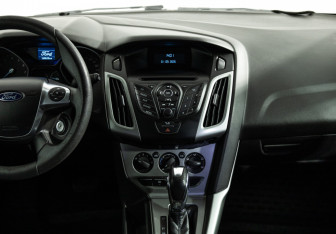 Подержанный автомобиль Ford Focus Hatchback 2012 года (14 фото)