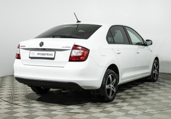 Подержанный автомобиль Skoda Rapid Liftback 2019 года (5 фото)