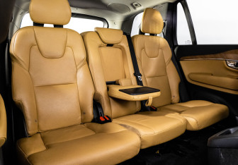 Подержанный автомобиль Volvo XC90 2015 года (25 фото)