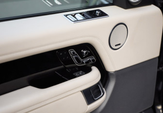 Подержанный автомобиль Land Rover Range Rover 2019 года (25 фото)