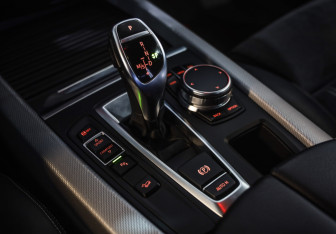 Подержанный автомобиль BMW X5 2017 года (21 фото)