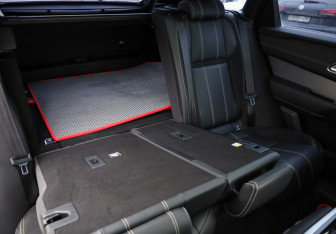 Подержанный автомобиль Land Rover Range Rover Velar 2019 года (33 фото)