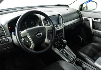 Подержанный автомобиль Chevrolet Captiva 2012 года (11 фото)