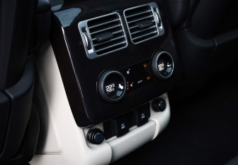 Подержанный автомобиль Land Rover Range Rover 2018 года (29 фото)