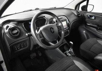 Подержанный автомобиль Renault Kaptur 2017 года (9 фото)