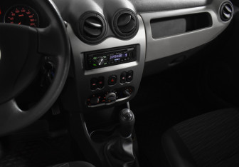 Подержанный автомобиль Renault Logan Sedan 2011 года (15 фото)