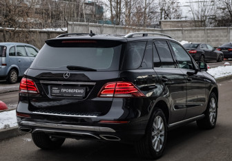 Подержанный автомобиль Mercedes-Benz GLE 2016 года (5 фото)