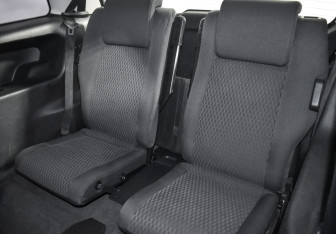 Подержанный автомобиль Opel Zafira Compactvan 2004 года (12 фото)