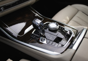 Подержанный автомобиль BMW X7 2019 года (25 фото)