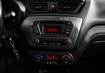 Подержанный автомобиль Kia Rio Sedan 2013 года (16 фото)
