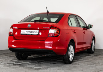 Подержанный автомобиль Skoda Rapid Liftback 2017 года (5 фото)