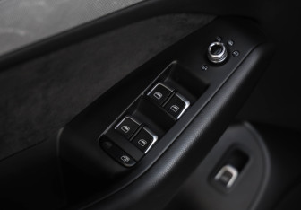 Подержанный автомобиль Audi Q5 2015 года (25 фото)