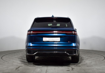 Подержанный автомобиль Geely Monjaro 2021 года (6 фото)