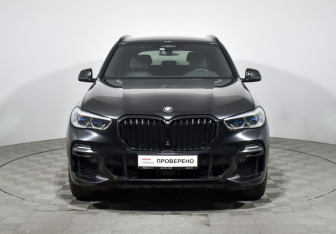 Подержанный автомобиль BMW X5 2019 года (2 фото)