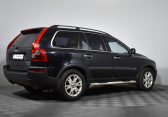 Подержанный автомобиль Volvo XC90 2003 года (5 фото)